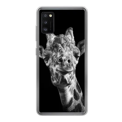 Produktbild von MuchoWow® Handyhülle Schutzhülle Hülle für Samsung Galaxy A41 Giraffe vor schwarzem Hintergrund in schwarz und weiß Silikon Softcase Handy Hülle - Mobiltelefon