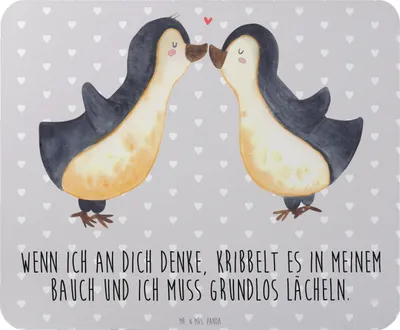 Produktbild von Mr. & Mrs. Panda Mauspad Pinguine Kuss - Grau Pastell - Geschenk, Mousepad, für Frauen, pc, Freund, Mouse Pad, Freundin, mausteppich, Partner, Valentinstag, Hochzeitstag