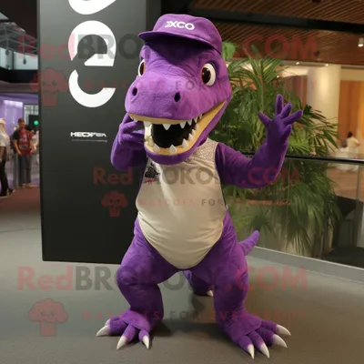 Obrázok produktu pre Postava maskota REDBROKOLY – fialový Tyrannosaurus obleký v legínach a s čelenkou