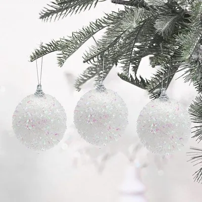 Productafbeelding van Famanu set kerstballetjes, 24 stuks, 6 cm, witte kunststof kerstballen voor kerstdecoratie