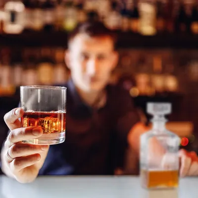 Zdjęcie produktu dla Karafka / Szkło kryształowe / Zestaw szklanek do whisky - BarCraft karafka z ciętego szkła do whisky i brandy