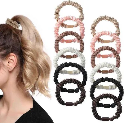 Produktbild von Famanu Scrunchies Set mit Halter – 12 farbige Seidenhaargummis