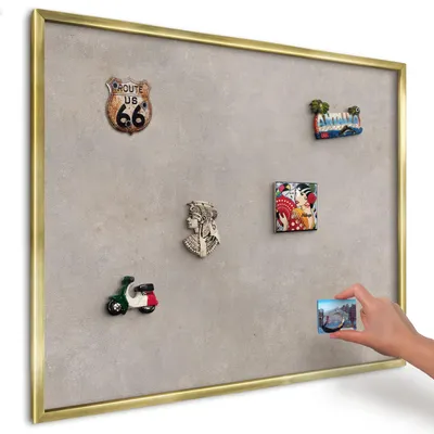 Produktbild von Magnettafel 80x60 cm mit goldenem Rahmen - Magnetische Metalltafel, Magnetpinnwand zur Wandmontage für Wohnzimmer, Küche, Flur, Kinderzimmer und Büro - Neutrale Eleganz