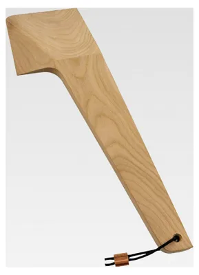 Produktbild von Grillreiniger Tomahawk, erleichtert die Reinigung von Grillrost, Grill und Backofen, keine Borsten, aus hochwertigem Kirschholz gefertigt, passt sich dem Grillrost an