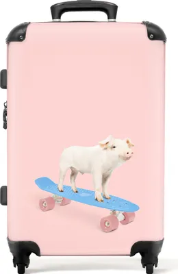 Obrázek produktu pro NoBoringSuitcases.com® Velký kufr - Prasátko - Růžová - Skateboard - Modrá - Zvířata - Kombinovaný zámek TSA - Pevná skořepina vozíku na 4 kolečkách - 72 litrů - Cestovní kufr - 66 cmKufr střední 67x43x25 cm, 72L,