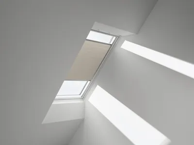 Produktbild von VELUX Wabenplissee uni beige manuell FHC Y87 1155S