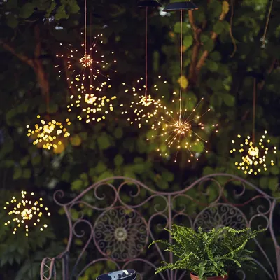 Produktbild von LED Solar Gartendeko FEUERWERK - 90 warmweiße LED - H: 45cm D: 26cm - Dämmerungssensor - hängend
