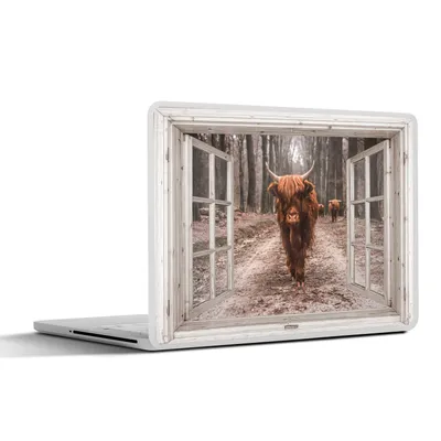 Produktbild von MuchoWow® Laptop Aufkleber Sticker Cover Ansicht - Schottischer Highlander - Fenster 32.5x23.5 cm - Sticker für Laptop - Selbstklebend
