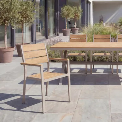 Produktbild von riess-ambiente Gartenstuhl DESIGNO 90cm natur greige Aluminium WPC stapelbar wetterfest Armlehnstuhl