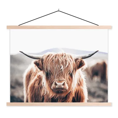 Produktbild von MuchoWow® Textilposter Schottischer Highlander - Berg - Hoorn 60x45 cm mit holzfarbenen Rahmen - Bild
