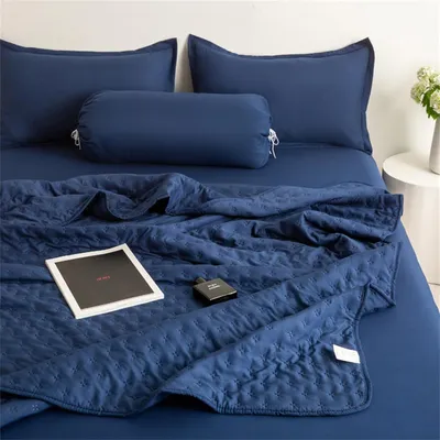 Obrázek produktu pro Letní mikrovláknová přikrývka 160 x 200 cm, tmavě modrá, lehká, pratelná, jednobarevná, pro 2 osoby