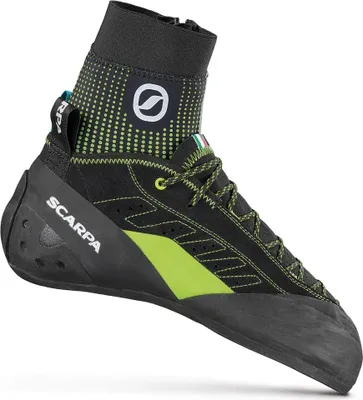 Schnür-Kletterschuh "Maestro Alpine" von Scarpa; schwarz mit grünen Akzenten; ideal für Kletterer.