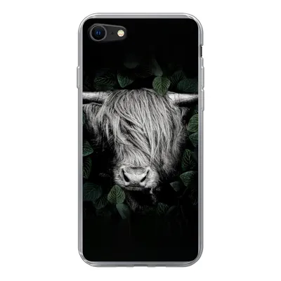 Produktbild von MuchoWow® Handyhülle Schutzhülle Hülle für iPhone SE 2020 Schottischer Highlander - Blätter - Porträt Silikon Softcase Handy Hülle - Kartenbesitzer