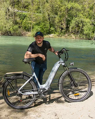Produktbild von Elektrobicykel pre dospelých, 27,5 palca, 36V 18,2Ah batéria, 250W motor, hydraulické brzdy, farebný LCD displej, integrovaná batéria, mestský elektrobicykel, pre dochádzajúcich