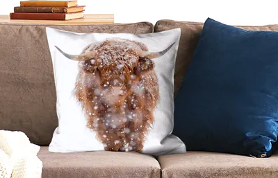 Produktbild von MuchoWow® Zierkissen Sofakissen Wohnzimmer Dekokissen 50x50 cm Schottisches Hochlandrind - Kuh - Schnee - Komfort - Sofakissen