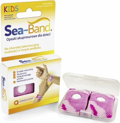 A product box and its contents are displayed.