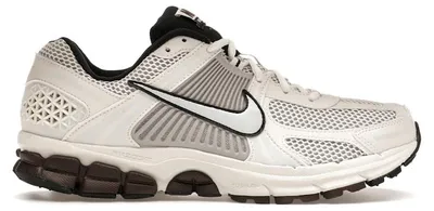 Immagine prodotto di Nike Zoom Vomero 5, colorazione Phantom Light Iron Ore (donna) - taglia EU 36.5