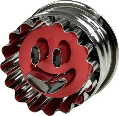 Productafbeelding van Dr. Oetker Uitsteker Ø 5cm "Lachend gezicht", uitsteekvorm voor de kersttijd, uitsteker met uitwerper voor koekjes - vaatwasmachinebestendig (kleur: zilver/rood). Aantal: 1 stuk