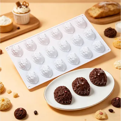 Produktbild von Silikonformen in Nussform mit 18 Mulden für n und Desserts