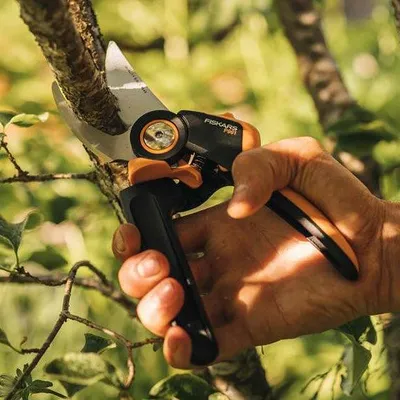 Image de Sécateur Powergear Bypass P961 FISKARS