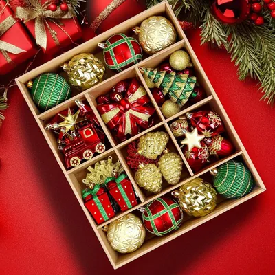82-teiliges Weihnachtskugel-Set, unzerbrechlich, Rot/Grün/Gold