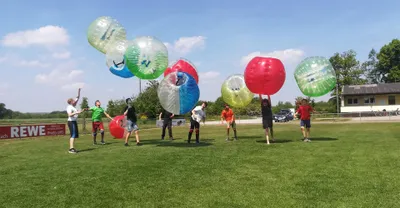 Produktbild von mydays Bubble Soccer Schwarzach am Main; Erlebnis verschenken oder selbst erleben; Gutschein für 1 Person(en)
