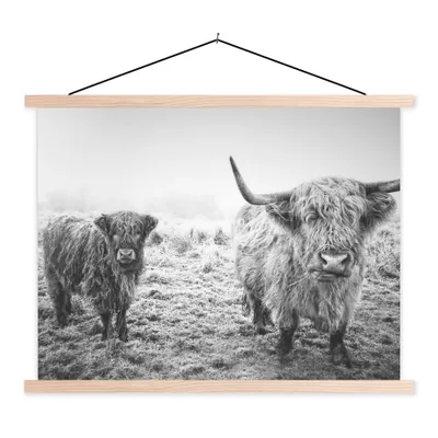 Produktbild von MuchoWow® Textilposter Schottische Hochlandbewohner - Licht - Himmel - Natur 120x90 cm mit holzfarbenen Rahmen - Magnetisch