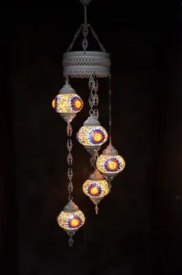 Zdjęcie produktu dla Lampa wisząca z kolorowego szkła z 5 mozaikowymi kulami, orientalna marokańska lampa sufitowa w kolorze kremowo-białym