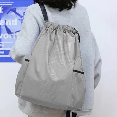 Obrázok produktu pre Šnúrka Gym Bag vodotesné športové tašky so zipsom vnútorné vrecko vonkajšie sieťové vrecká Gymsack Gym taška nastaviteľné šnúrky ľahký batoh taška ženy muži, sivá