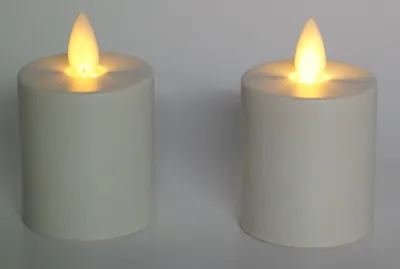 Produktbild von 2 LED Votivkerzen weiß / elfenbein mit realer Flammenoptik und Timer