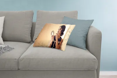 Produktbild von MuchoWow® Zierkissen Sofakissen Wohnzimmer Dekokissen 60x40 cm Frau mit Spiegel - Kopfkissen - Polster mit Foto