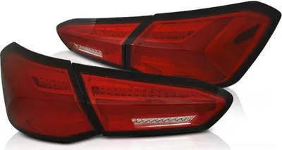 Image de Barre lumineuse à LED pour feux arrière, compatible avec la Ford Focus MK4 (2018-2021), rouge/chrome, clignotants dynamiques