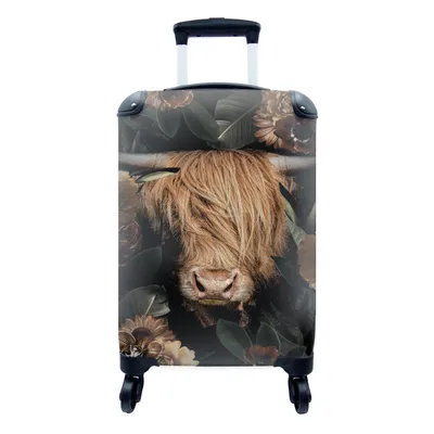 Produktbild von MuchoWow® Koffer Handgepäck Trolley Rollkoffer Kleine Reisekoffer mit 4 Rollen - Scottish Highlander - Pflanzen - Blumen - Cabin Size < 55x40x23 cm & 55x40x20 cm - Fotokoffer - Kabinenkoffer - Boardgepäck - Reise-Box - Reisekoffer - Reisegepäck - Koffer mit Bild - Trolley für Kinder