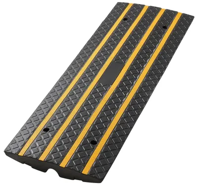 Immagine prodotto di Rampa in gomma per marciapiedi, altezza 6,6 cm, con strisce riflettenti, confezione da 3 pezzi