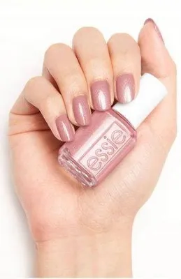 Immagine prodotto di Smalto Essie 826 Pretty In Ink