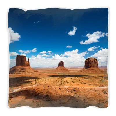 Produktbild von Wallario Premium Kissen, weiche Oberfläche, mit Motiv Monument Valley, Größe: 40 x 40 cm, mit weißer Rückseite