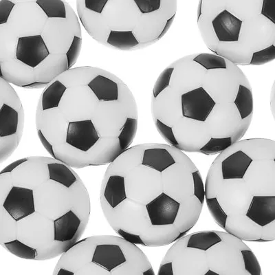 Imagen del producto de 12 pelotas de futbolín de resina sintética con estampado de fútbol en blanco y , diseñadas para una compatibilidad universal y un juego fluido en la oficina y en familia