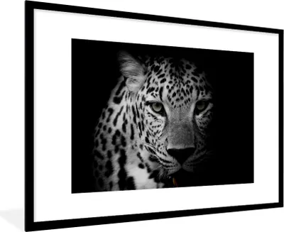 Produktbild von MuchoWow® Gerahmtes Poster Tiere - Schwarz - Weiß - Panther - Porträt 90x60 cm - Poster mit Schwarzem Bilderrahmen Wandposter Rahmen Foto Bilder - Wanddekoration - Fotos