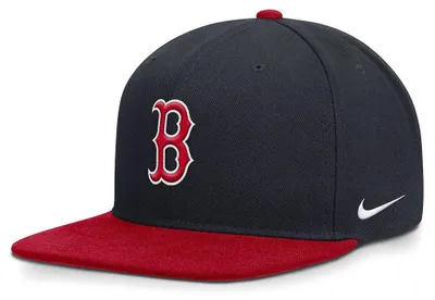 Zdjęcie produktu dla Czapka Nike MLB Boston Red Sox NB09 Dri-Fit Pro Structured Square Bill, czarna, rozmiar M–L