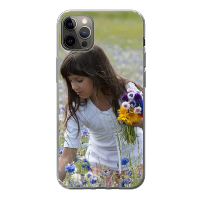 Produktbild von MuchoWow® Handyhülle Schutzhülle Hülle für iPhone 12 Pro Max Mädchen - Blumen - Wiese Silikon Softcase Handy Hülle - Hartschale
