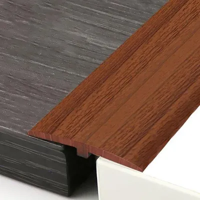 Obrázok produktu pre Samolepiaci T-profil, 5 x 300 cm, PVC prechodová lišta pre dvere a laminátové podlahy