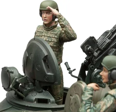 Produktbild von Torro RC 1:16 Figurenbausatz Russische Panzerkommandantin
