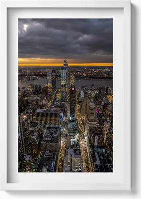 Produktbild von Stadtarchitektur aus der Vogelperspektive bei Nacht– Wandbild mit Rahmen – Gerahmtes Bild  – Wanddekoration – 40x60 cm – Weiß