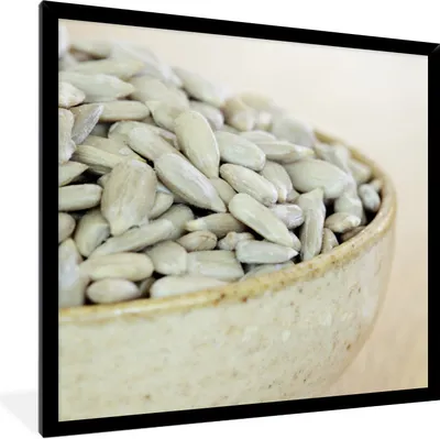 Produktbild von MuchoWow® Gerahmtes Poster Schale mit weiß gefärbten Sonnenblumenkernen 40x40 cm - Poster mit Schwarzem Bilderrahmen Wandposter Rahmen Foto Bilder - Mit Rahmen - Wanddekoration Schlafzimmer
