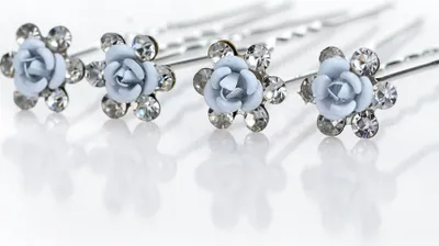 Image de Épingle à cheveux Fleur en Cristal Bleu - Élégance et Style KP1572