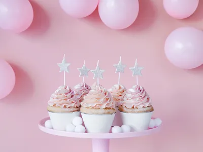 Immagine prodotto di Candele di compleanno stelle con glitter 3,5 cm argento
