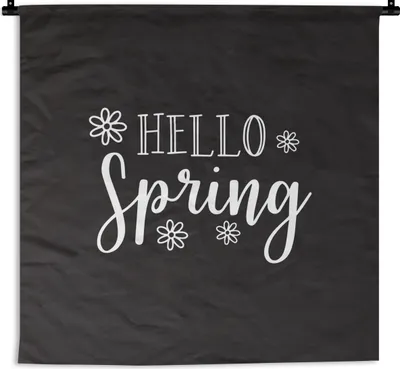 Produktbild von MuchoWow® Wandteppich Wandbehang Frühlingszitat "Hallo Frühling" auf schwarzem Hintergrund 60x60 cm Tapisserie Dekoration Wandtuch - Dekorationen - Wand Decke