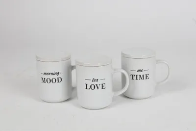 Produktbild von Keramikbecher mit Deckel 300 ml – Kaffeebecher & Teebecher aus Keramik in verschiedenen Designs