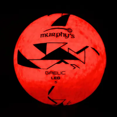 Zdjęcie produktu dla Piłka nożna Murphy's LED Gaelic - pomarańczowo-czarna fluorescencyjna - rozmiar 5 - świecąca