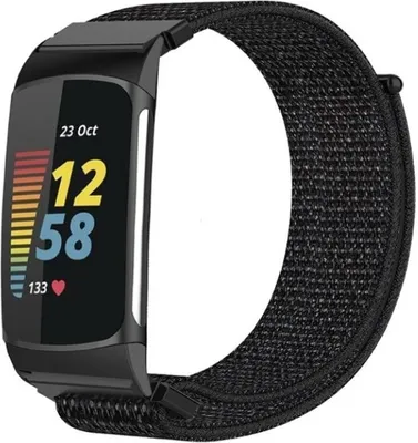 Produktbild von Strap-it Nylon-Smartwatch-Armband – Passend für Fitbit Charge 5 / Fitbit Charge 6 – Schwarz